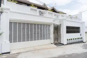 Kotte Beddagana Road Super Luxury House for Sale