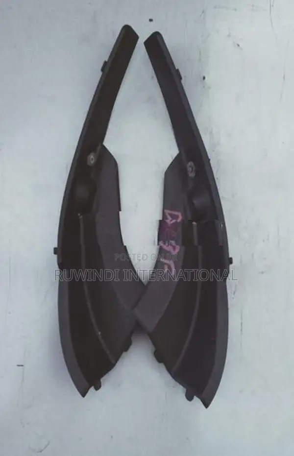 Mazda Demio DE3FS Wiper Panel End