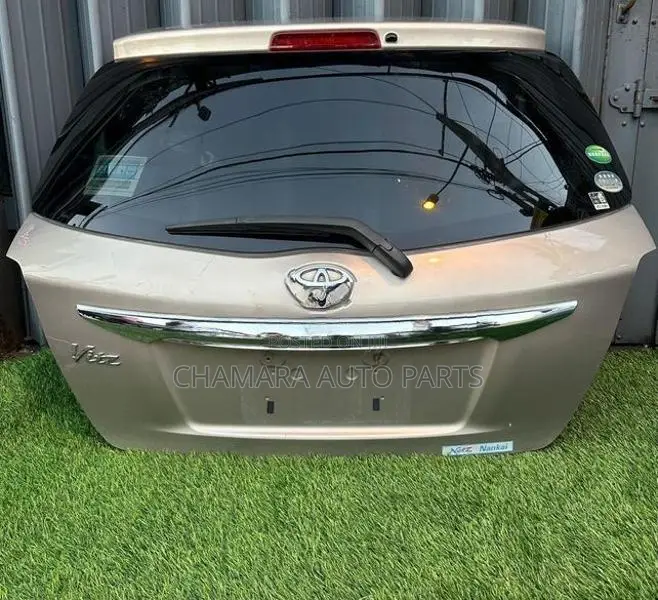 Toyota Vitz (KSP-130) Dicky Door