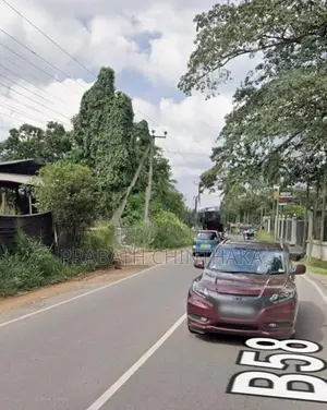 Land for Rent in Ganemulla ( kadawatha road facing )