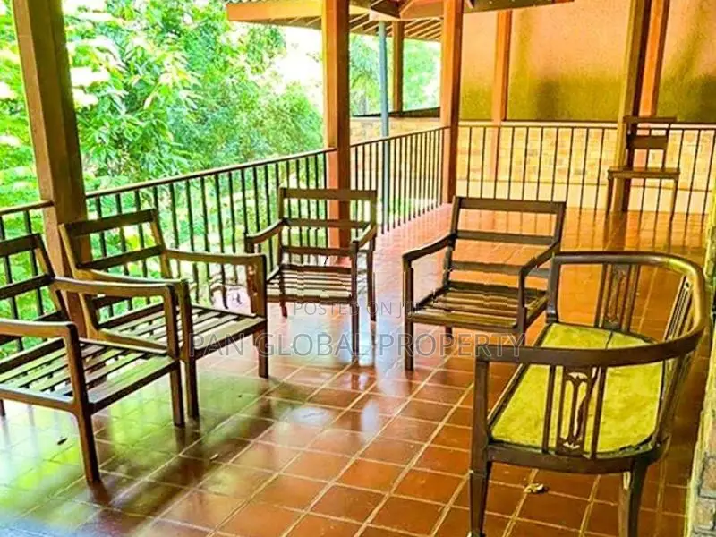 Lake Front Property For Sale in Piliyandala