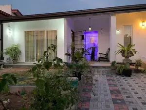 Beutiful house for sale in gampaha miriswatta wathuregama road
