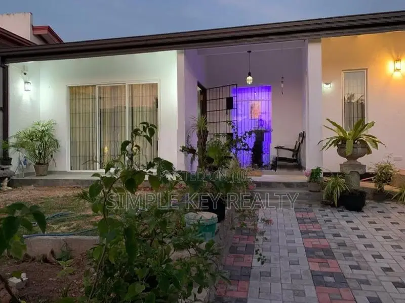 Beutiful house for sale in gampaha miriswatta wathuregama road