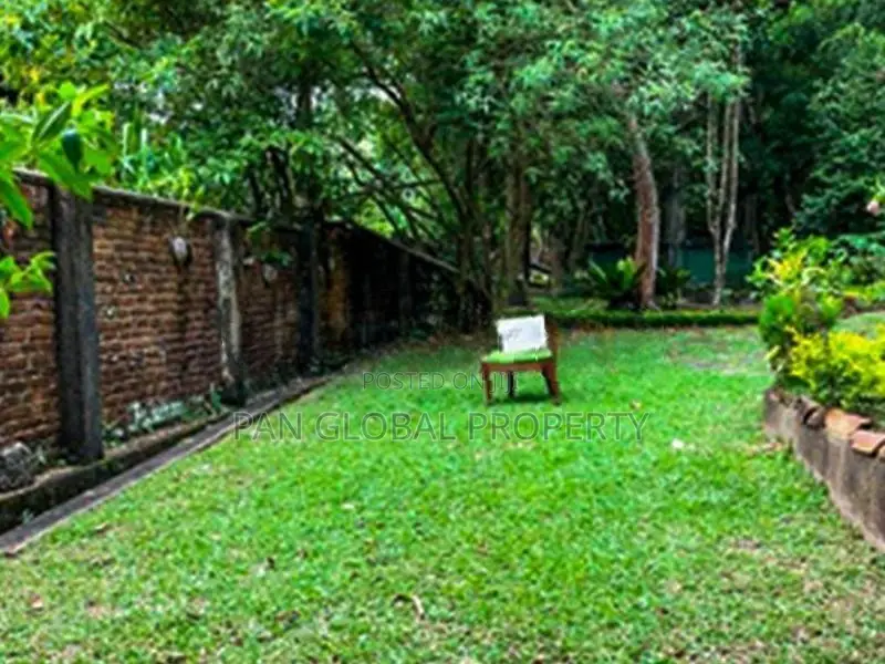 Lake Front Property For Sale in Piliyandala