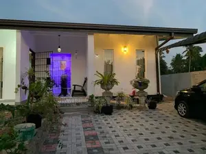 Beutiful house for sale in gampaha miriswatta wathuregama road