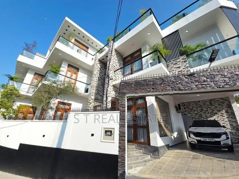 Architecture Designed Modern 3 Storey House for Sale in Battaramulla