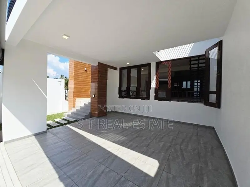 Modern Designed Luxury Two Storey House for Sale in Battaramulla