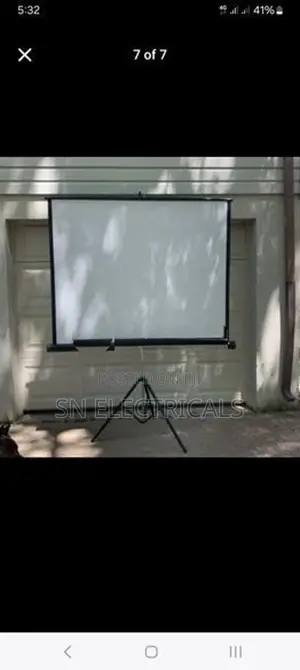 Projector Screen With Tripod Stand 6 x Feet 72″x72″