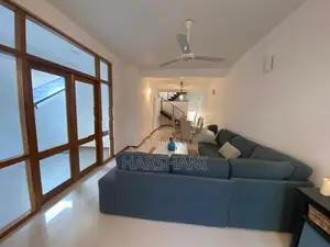 3 Storied Beautiful House Close to Pelawatta, Battaramulla