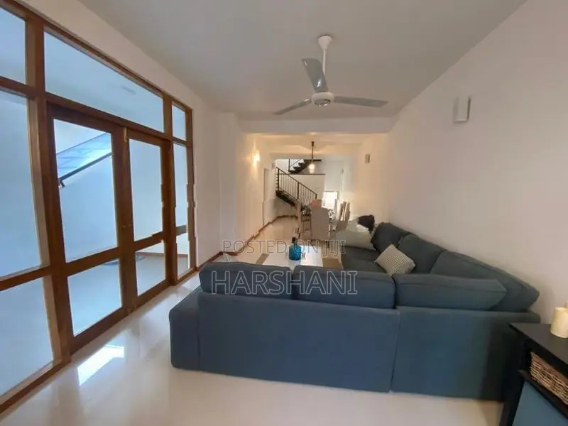3 Storied Beautiful House Close to Pelawatta, Battaramulla