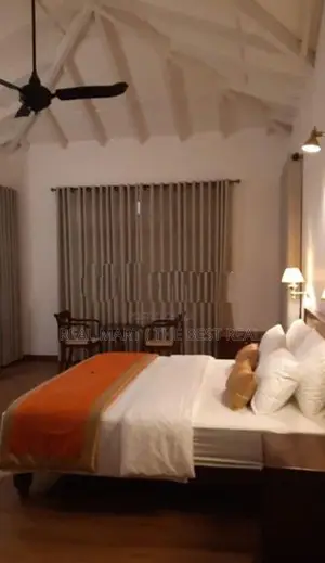 Nuwara Eliya : 6,500sf Luxury Fully Furnished Bungalow for Sale