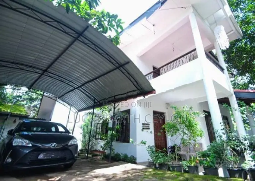 Pannipitya, 2 Story, Unfurnished House With Servent Quarters(ZM1105)