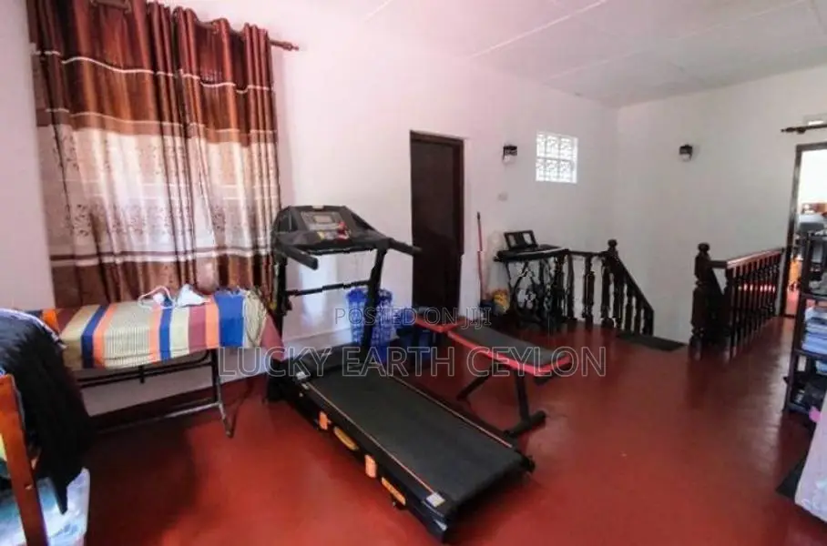 Pannipitya, 2 Story, Unfurnished House With Servent Quarters(ZM1105)