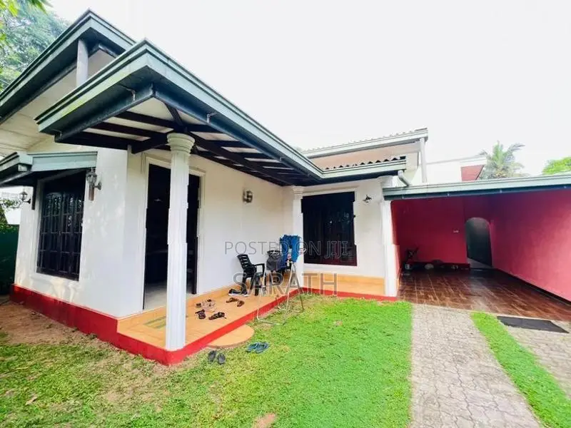 මාලබේ නගරයෙන් වටිනා නිවසක් විකිණීමට