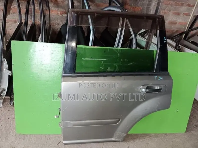 Nissan Xtrail T30 door panels