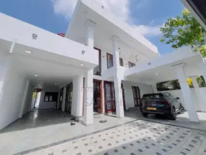 බත්තරමුල්ල නගරයෙන් සුඛෝපභෝගී නිවසක් විකිණීමට
