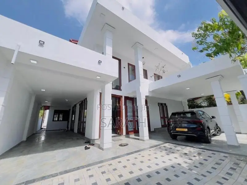 බත්තරමුල්ල නගරයෙන් සුඛෝපභෝගී නිවසක් විකිණීමට