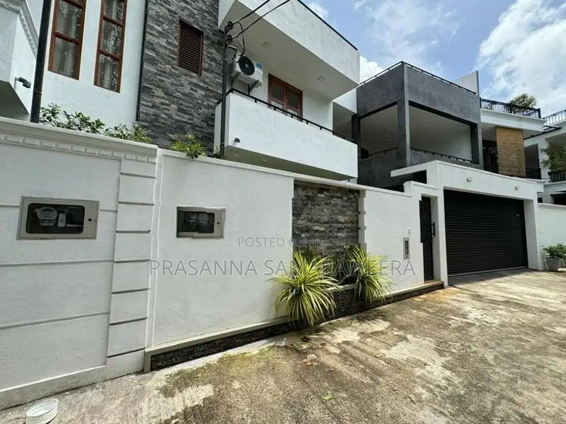Brand New Modern Super Luxury House for Sale Piliyandala