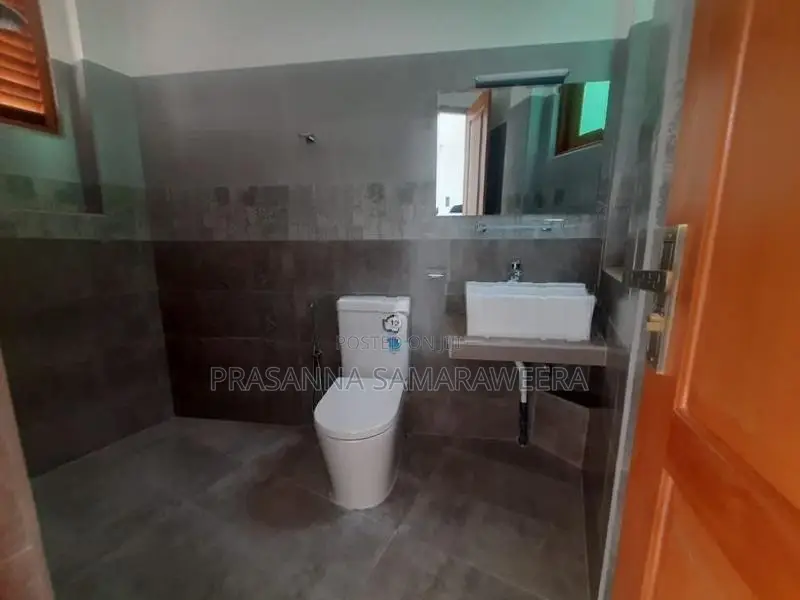 Brand New Modern Super Luxury House for Sale Piliyandala
