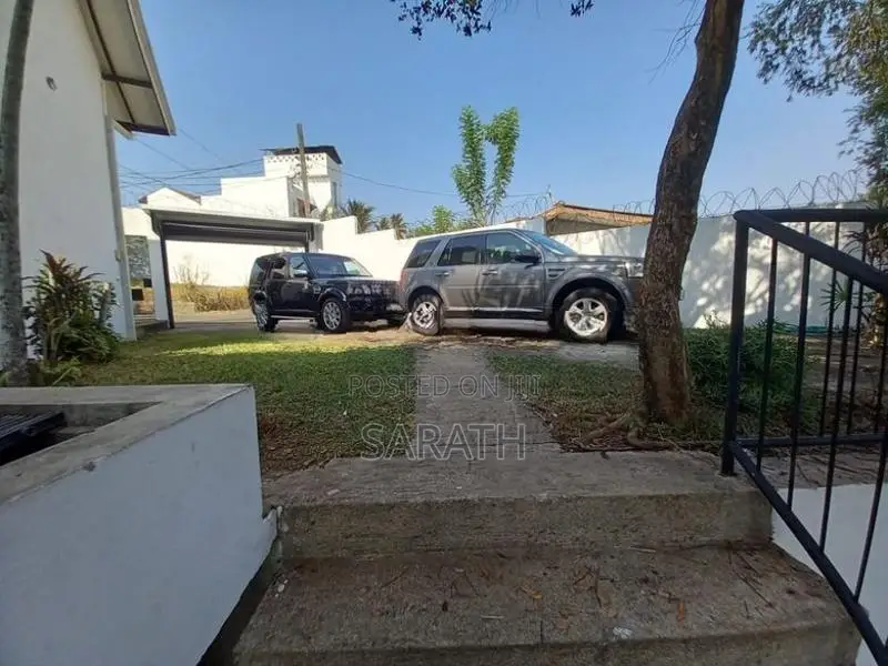 Valuable Luxury House sale Talawatugoda
