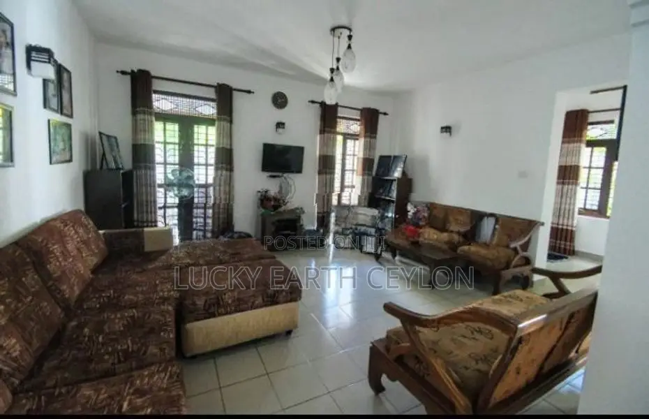 Sale Pannipitya,2Story, Unfurnished House With ServentQuarters (ZMS305