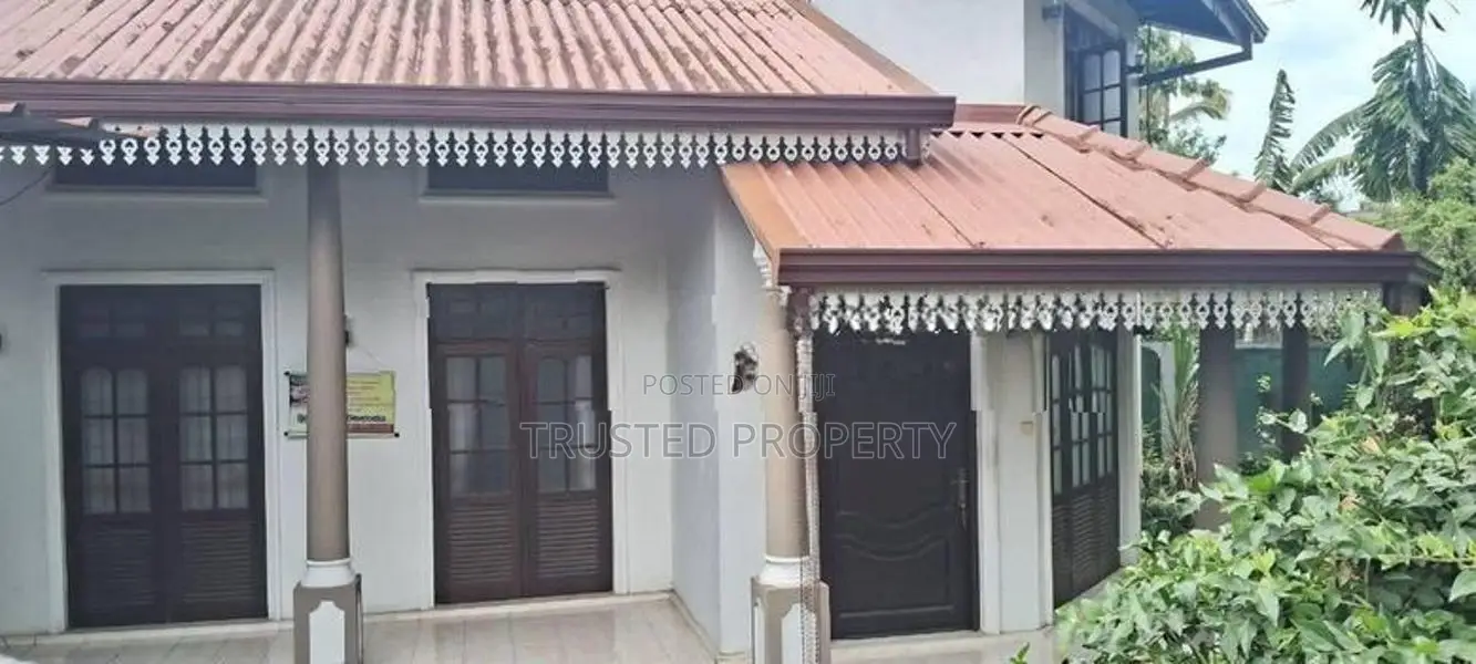Piliyandala - 5BR / 30perch Land with House for Sale • TPM2024SHIRAN2