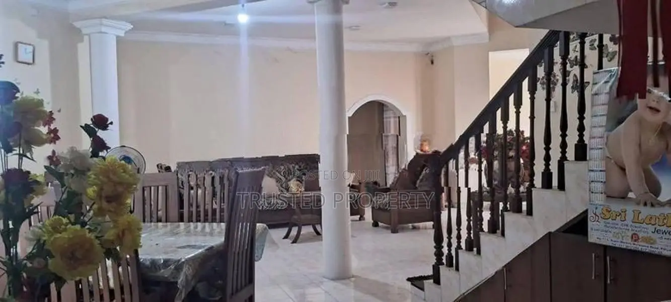 Piliyandala - 5BR / 30perch Land with House for Sale • TPM2024SHIRAN2