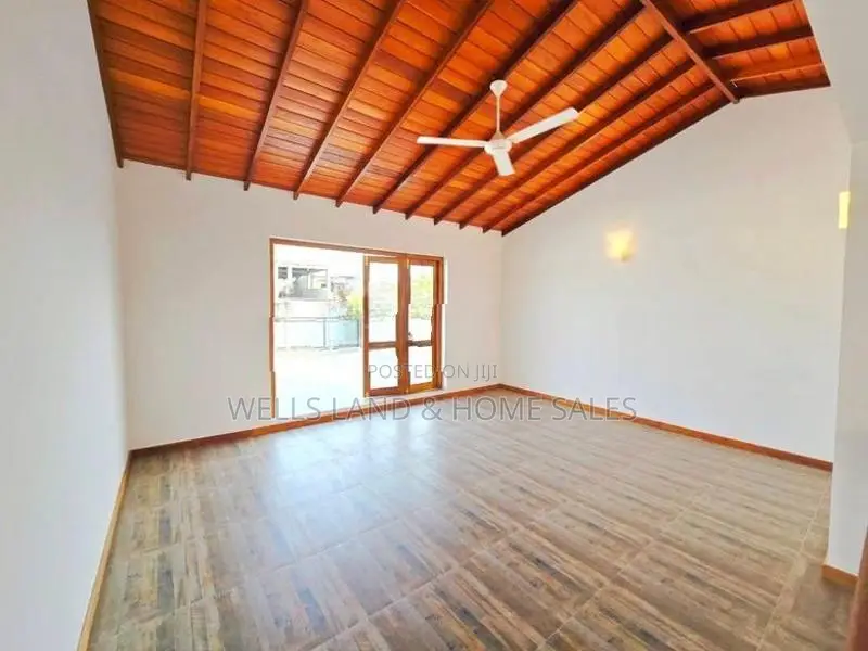 Brand New House For Sale - Pelawatte