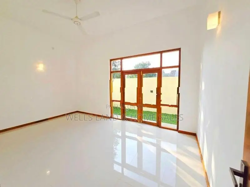 Brand New House For Sale - Pelawatte