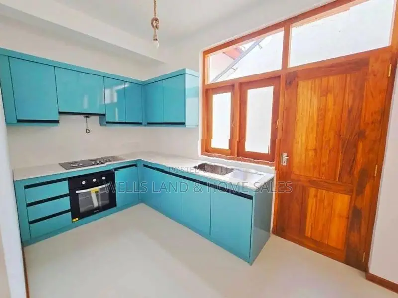 Brand New House For Sale - Pelawatte