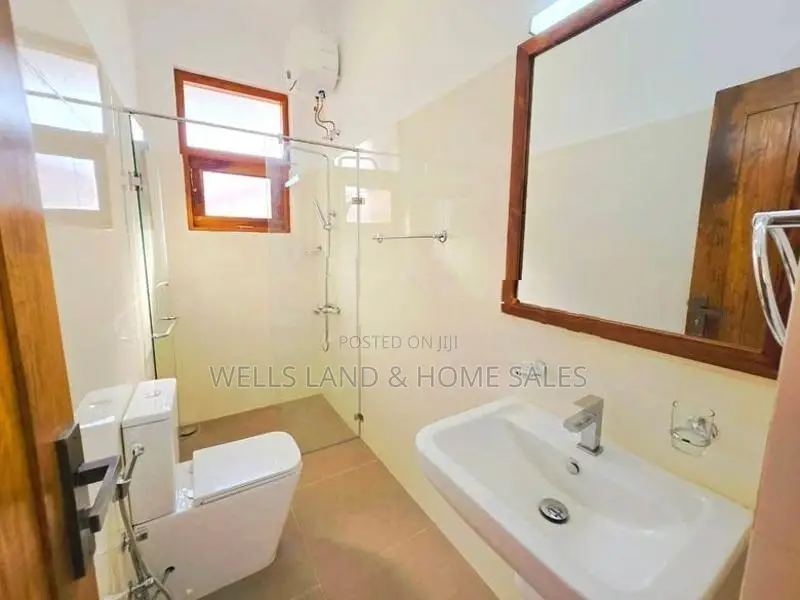 Brand New House For Sale - Pelawatte