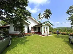House in Kalutara - Beautiful Garden & Over Looking Mountains- Kalutha
