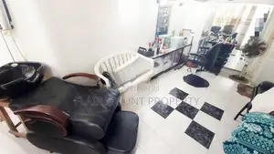 Furnished saloon for rent in Mount Lavinia