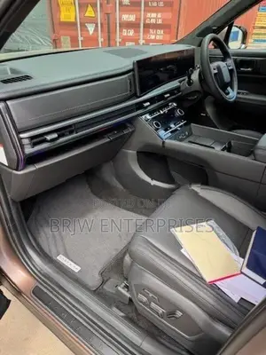 Hyundai Santa Fe caligraphy 2025