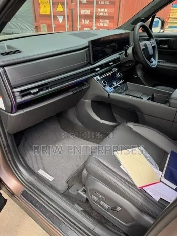 Hyundai Santa Fe caligraphy 2025