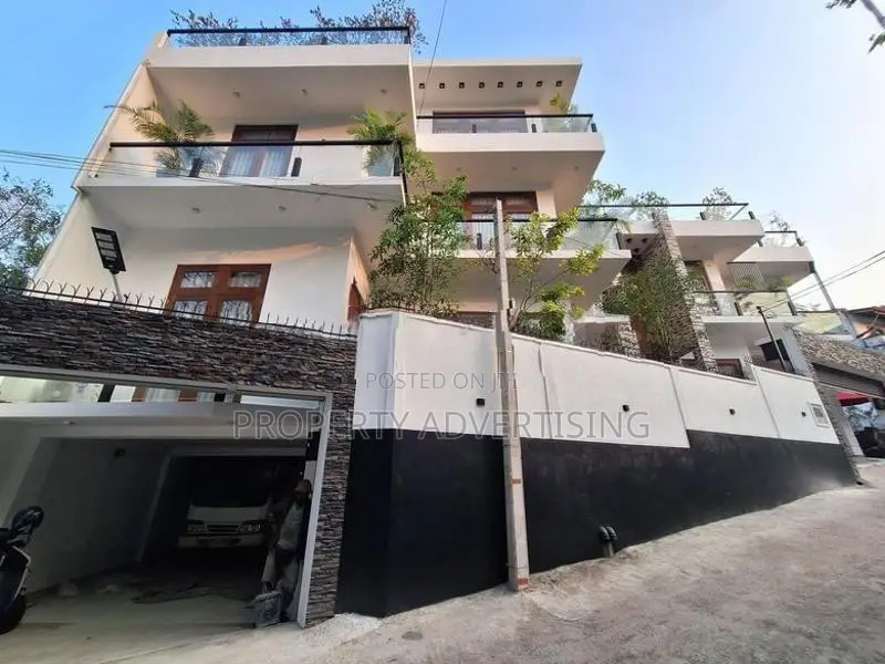 Fully Furnitured newly house for sale in Battaramulla