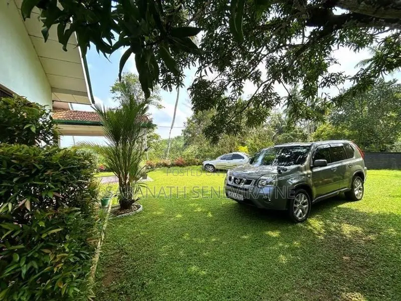 House in Kalutara - Beautiful Garden & Over Looking Mountains- Kalutha