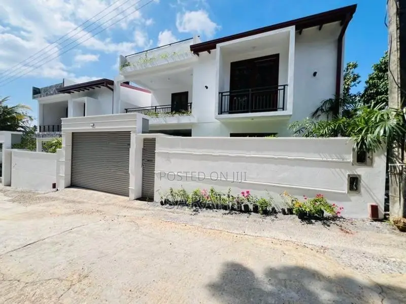 මාලබේ නගරයෙන් වටිනා නිවසක් විකිණීමට