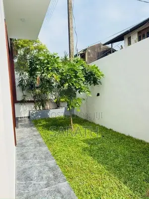 මාලබේ නගරයෙන් වටිනා නිවසක් විකිණීමට