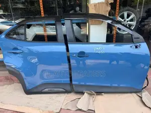 Toyota Yaris Cross Door