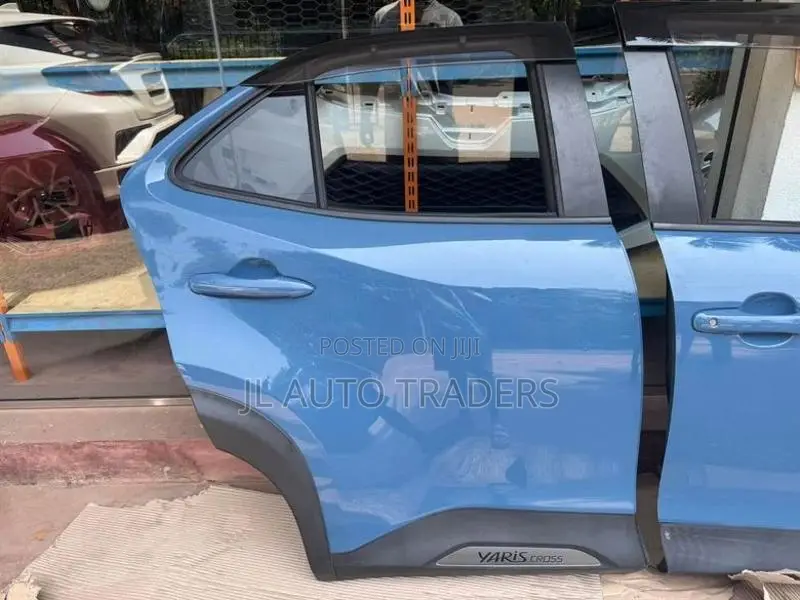 Toyota Yaris Cross Door