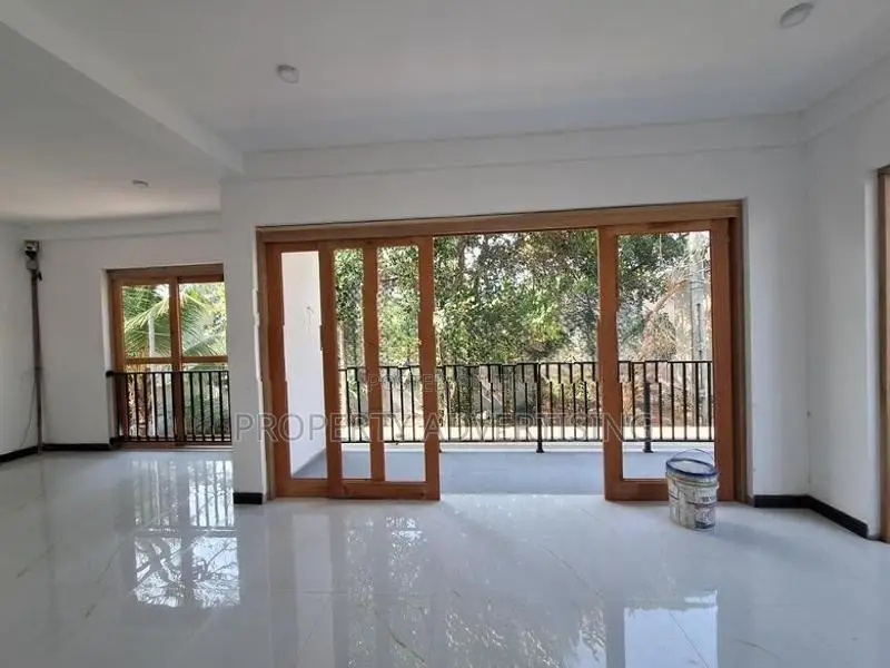 Brand New Luxury House for Sale in Boralesgamuwa Junction