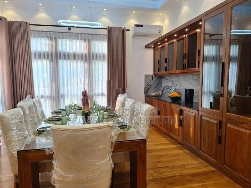with furnitured luxury house for sale in Battaramulla