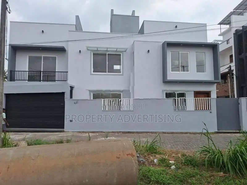 Luxury House for Sale in Mount Lavenia