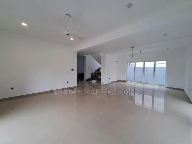 Luxury House for Sale in Mount Lavenia
