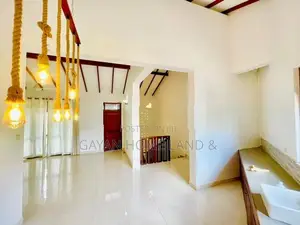 බෝකුන්දර හංදියට මීටර් 50 ක දුරින් පිහිටි දෙමහල් නිවසක් විකිණීමට
