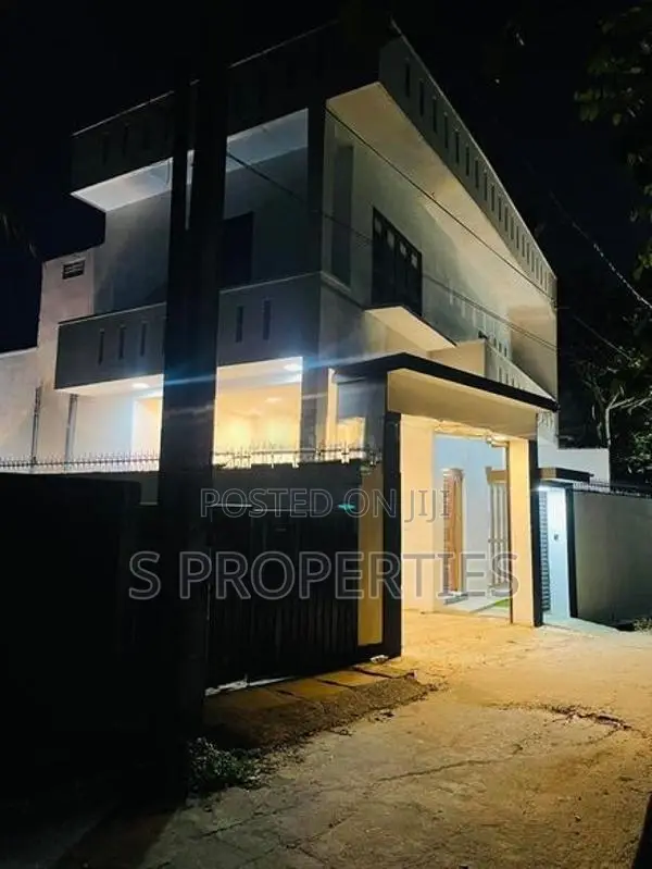 Modern house for sale in Rathmalana