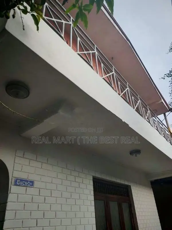 Kolonnawa : 27.5 perches Land with 5 Houses for Sale