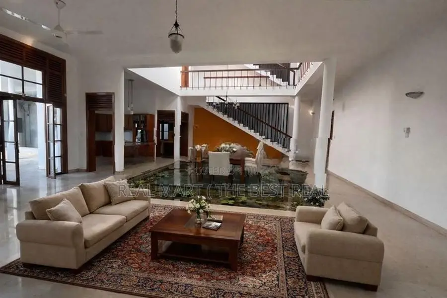 Battaramulla : 4BR (14.5 perches) House for Sale