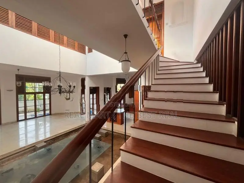 Battaramulla : 4BR (14.5 perches) House for Sale